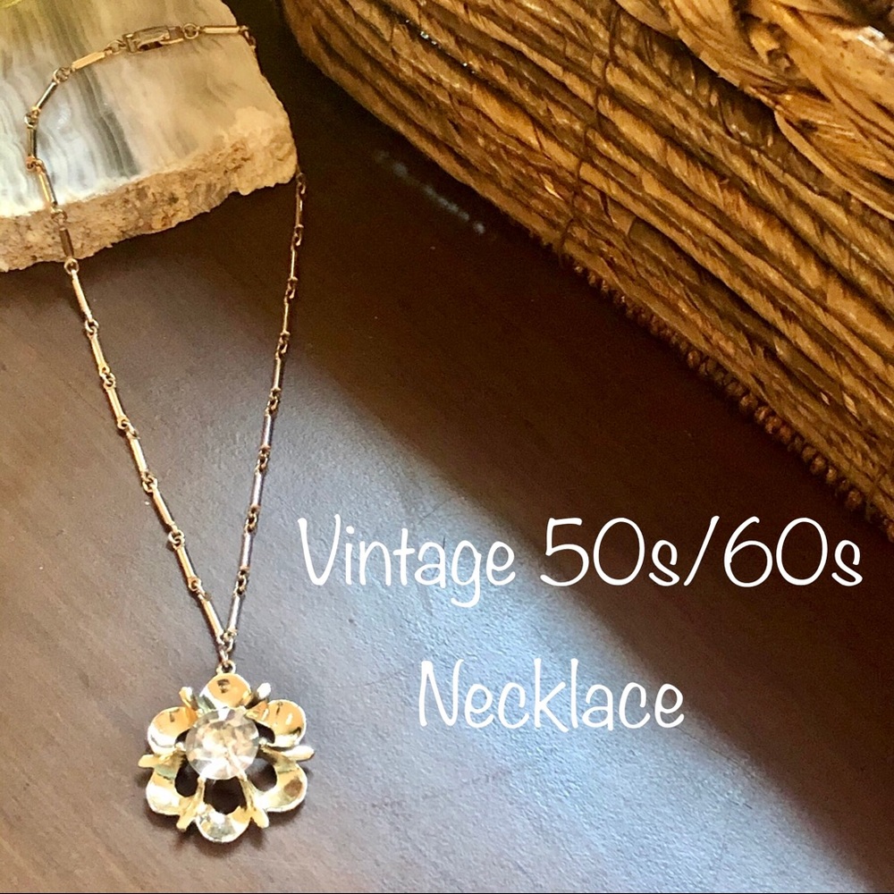 Vintage - 50s/60s Gold Flower Necklace 16”